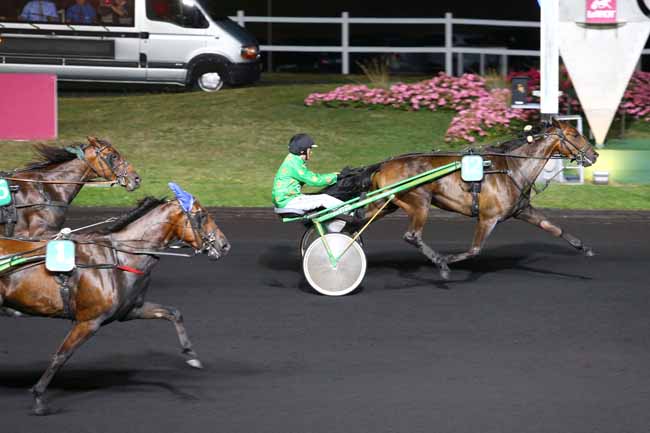 Photo d'arrivée de la course pmu PRIX AEGLE à PARIS-VINCENNES le Vendredi 2 septembre 2016
