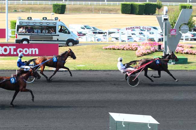 Photo d'arrivée de la course pmu PRIX DE PERPIGNAN à PARIS-VINCENNES le Samedi 3 septembre 2016