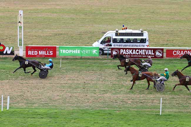 Photo d'arrivée de la course pmu PRIX OZO à CRAON le Dimanche 4 septembre 2016