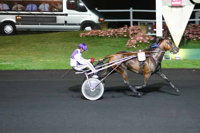 Photo d'arrivée de la course pmu PRIX SEMELE à PARIS-VINCENNES le Mardi 6 septembre 2016