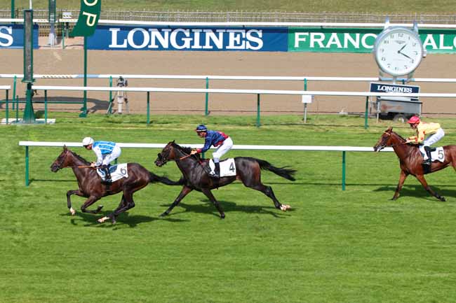 Photo d'arrivée de la course pmu PRIX DES CHENES à CHANTILLY le Jeudi 8 septembre 2016