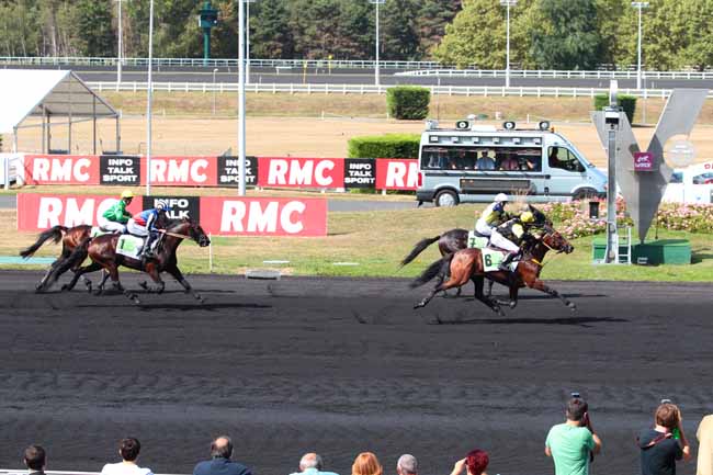 Photo d'arrivée de la course pmu PRIX DE BASLY à PARIS-VINCENNES le Samedi 10 septembre 2016