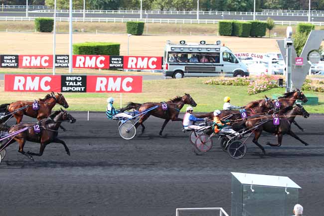 Photo d'arrivée de la course pmu PRIX DU MONT-SAINT-MICHEL à PARIS-VINCENNES le Samedi 10 septembre 2016