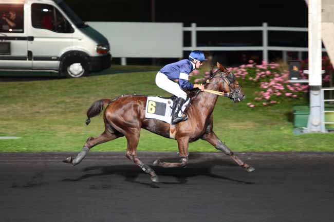 Photo d'arrivée de la course pmu PRIX PICTOR à PARIS-VINCENNES le Mardi 13 septembre 2016