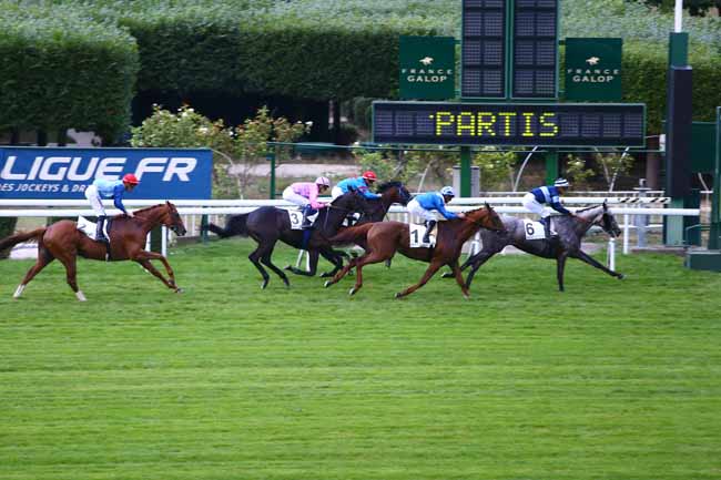 Photo d'arrivée de la course pmu PRIX DE LA BOETIE à SAINT-CLOUD le Mercredi 14 septembre 2016