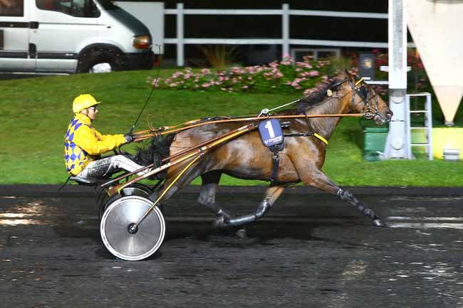 Photo d'arrivée de la course pmu PRIX OPHELIA à PARIS-VINCENNES le Vendredi 16 septembre 2016