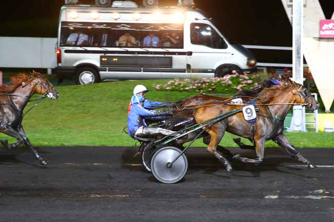 Photo d'arrivée de la course pmu PRIX MASSALIA à PARIS-VINCENNES le Vendredi 16 septembre 2016