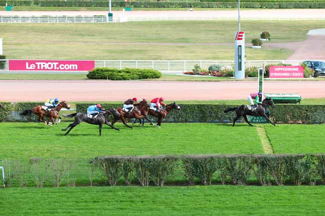 Photo d'arrivée de la course pmu PRIX NUAGE à ENGHIEN le Vendredi 16 septembre 2016