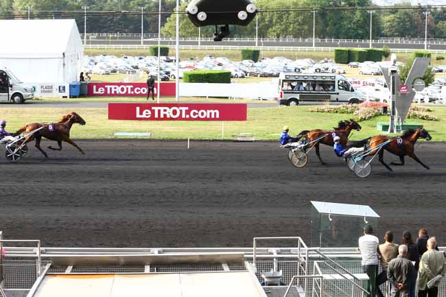 Photo d'arrivée de la course pmu PRIX DE L'ETOILE à PARIS-VINCENNES le Dimanche 18 septembre 2016