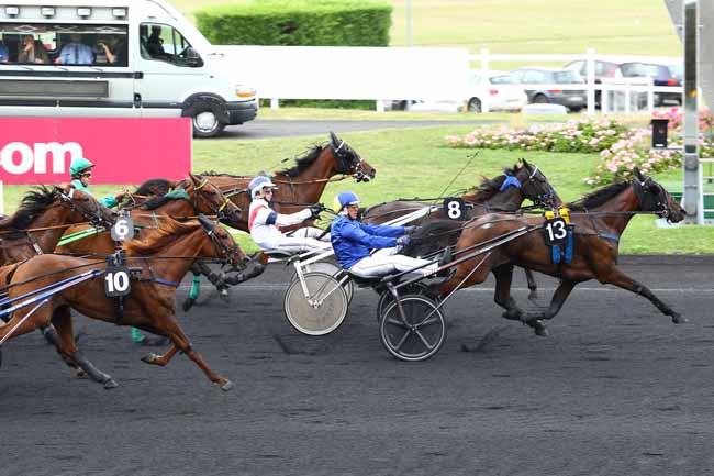 Photo d'arrivée de la course pmu PRIX DE CAMBRAI à PARIS-VINCENNES le Lundi 19 septembre 2016