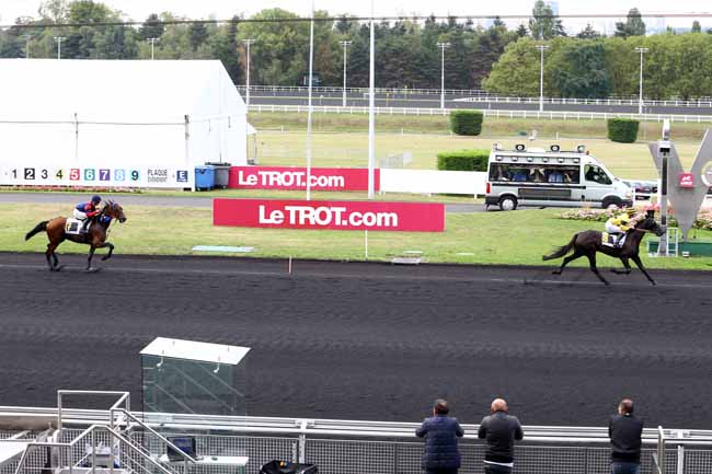 Photo d'arrivée de la course pmu PRIX DE GUYENNE à PARIS-VINCENNES le Lundi 19 septembre 2016