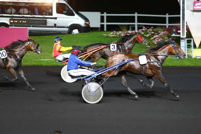 Photo d'arrivée de la course pmu PRIX BIANCA à PARIS-VINCENNES le Mardi 20 septembre 2016