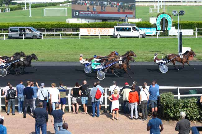 Photo d'arrivée de la course pmu PRIX LEOPOLD VERROKEN à LE CROISE-LAROCHE le Mercredi 21 septembre 2016