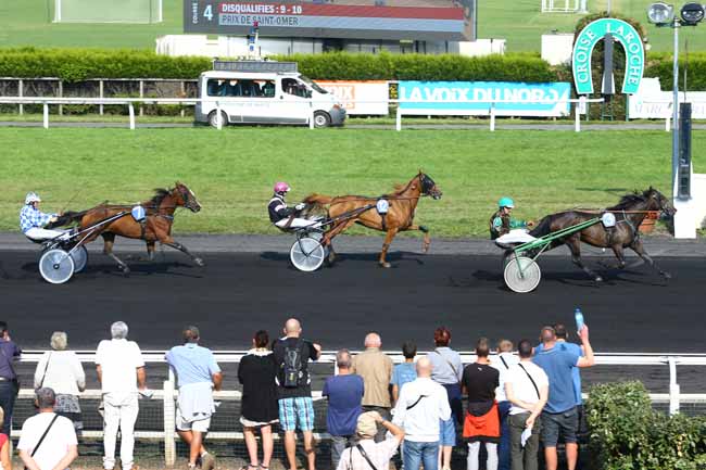 Photo d'arrivée de la course pmu PRIX DE SAINT-OMER à LE CROISE-LAROCHE le Mercredi 21 septembre 2016