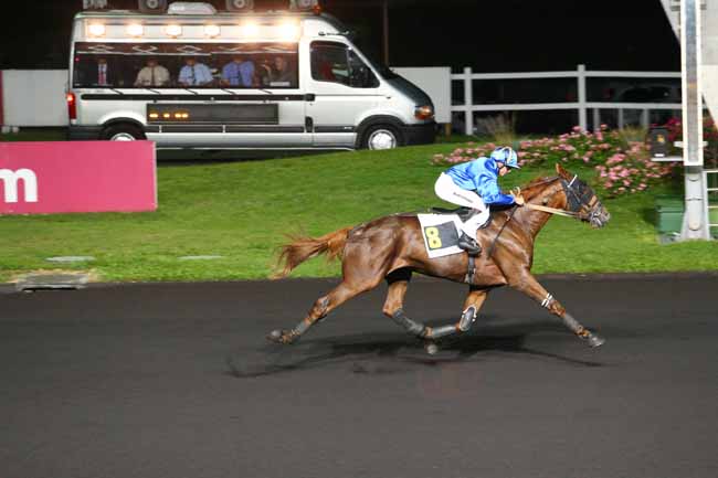 Photo d'arrivée de la course pmu PRIX HYDRUS à PARIS-VINCENNES le Vendredi 23 septembre 2016