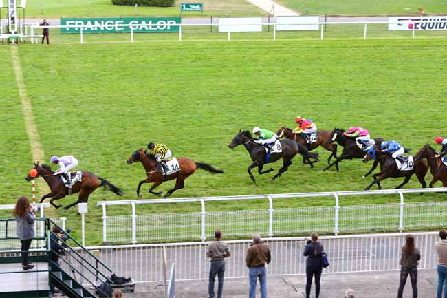 Photo d'arrivée de la course pmu PRIX DE VAULX-DE-CERNAY à MAISONS-LAFFITTE le Lundi 26 septembre 2016