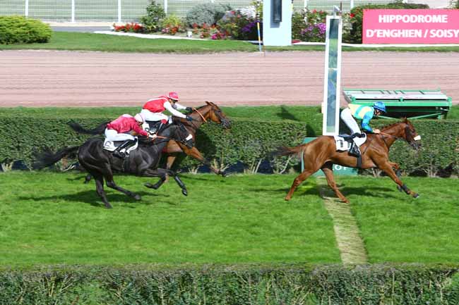 Photo d'arrivée de la course pmu PRIX TAFFETAS à ENGHIEN le Mardi 27 septembre 2016