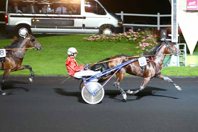 Photo d'arrivée de la course pmu PRIX ALDEBARAN à PARIS-VINCENNES le Mardi 27 septembre 2016