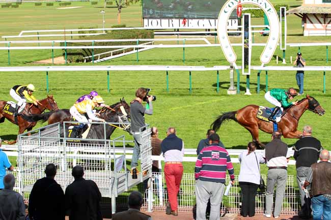 Photo d'arrivée de la course pmu PRIX DU ROND CAPITAINE à COMPIEGNE le Jeudi 29 septembre 2016