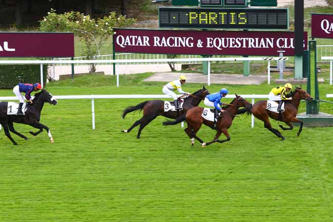 Photo d'arrivée de la course pmu PRIX DE VERNOUILLET à SAINT-CLOUD le Vendredi 30 septembre 2016
