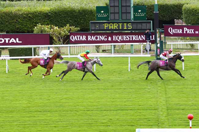 Photo d'arrivée de la course pmu QATAR ARABIAN TROPHY DES POULICHES à SAINT-CLOUD le Vendredi 30 septembre 2016