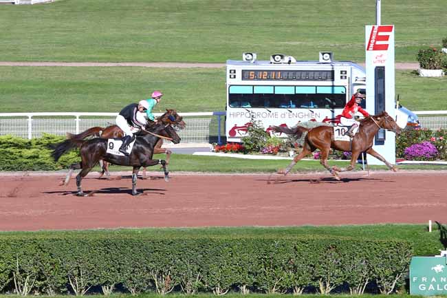 Photo d'arrivée de la course pmu PRIX DE REUILLY à ENGHIEN le Lundi 3 octobre 2016