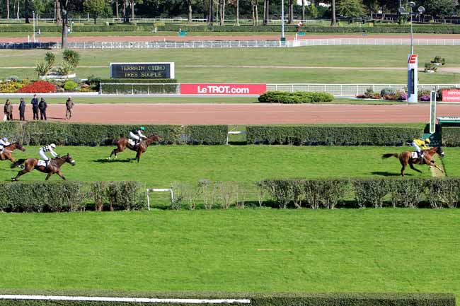 Photo d'arrivée de la course pmu PRIX DE THONON à ENGHIEN le Jeudi 6 octobre 2016