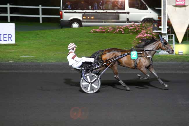 Photo d'arrivée de la course pmu PRIX DIONE à PARIS-VINCENNES le Vendredi 7 octobre 2016