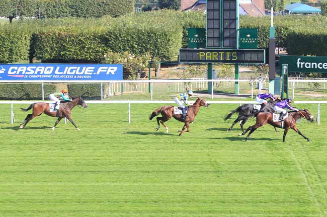 Photo d'arrivée de la course pmu PRIX DU CLUB DES GENTLEMEN-RIDERS ET DES CAVALIERES à SAINT-CLOUD le Mardi 11 octobre 2016