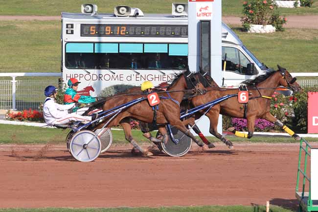 Photo d'arrivée de la course pmu PRIX DE LA SEINE-MARITIME à ENGHIEN le Mercredi 12 octobre 2016