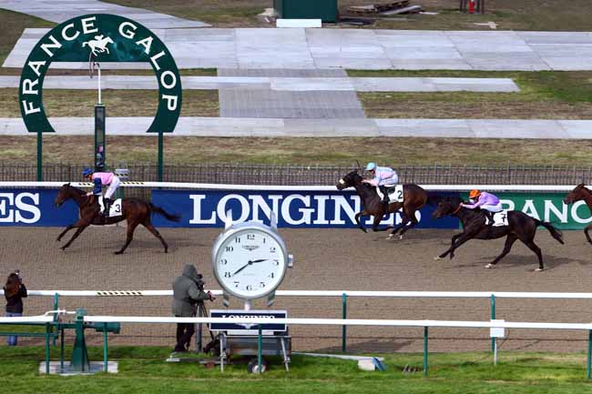 Photo d'arrivée de la course pmu PRIX DE L'ALLEE DURBAR à CHANTILLY le Mercredi 12 octobre 2016