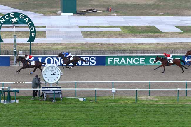 Photo d'arrivée de la course pmu PRIX DES ALLEES CAVALIERES à CHANTILLY le Mercredi 12 octobre 2016