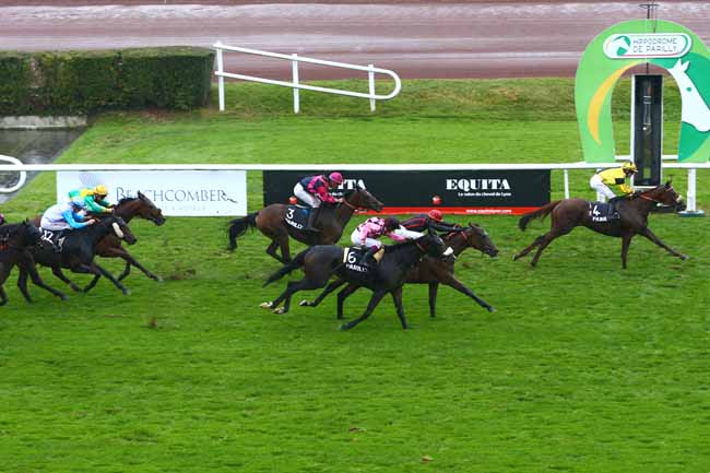 Photo d'arrivée de la course pmu PRIX DE LENTILLY à LYON-PARILLY le Jeudi 13 octobre 2016