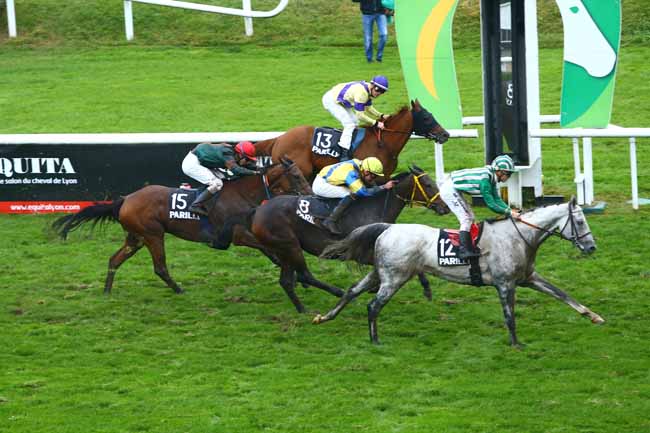Photo d'arrivée de la course pmu PRIX DU DOCTEUR DUGOUJON à LYON-PARILLY le Jeudi 13 octobre 2016