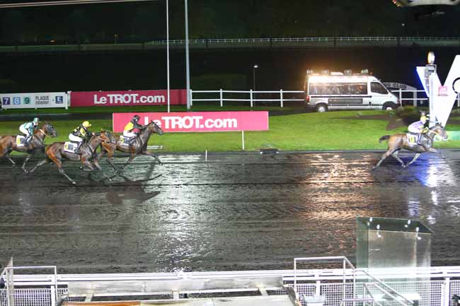 Photo d'arrivée de la course pmu PRIX GORDONIA à PARIS-VINCENNES le Vendredi 14 octobre 2016