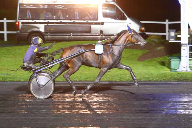 Photo d'arrivée de la course pmu PRIX UNDINA à PARIS-VINCENNES le Vendredi 14 octobre 2016