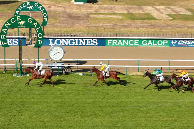 Photo d'arrivée de la course pmu PRIX DU QUARTIER LATIN à CHANTILLY le Dimanche 16 octobre 2016