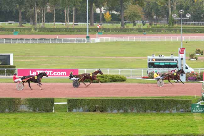Photo d'arrivée de la course pmu PRIX DE SAINT-MAMET à ENGHIEN le Lundi 17 octobre 2016