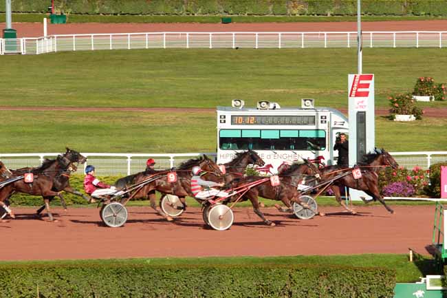 Photo d'arrivée de la course pmu PRIX DU PONT MIRABEAU à ENGHIEN le Lundi 17 octobre 2016