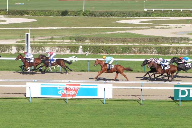 Photo d'arrivée de la course pmu PRIX FILIBERTO à DEAUVILLE le Lundi 17 octobre 2016