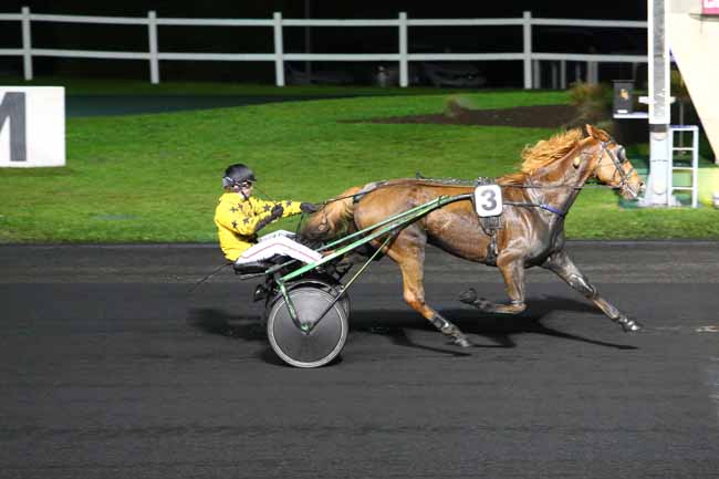 Photo d'arrivée de la course pmu PRIX CHYRIACOS à PARIS-VINCENNES le Mardi 18 octobre 2016