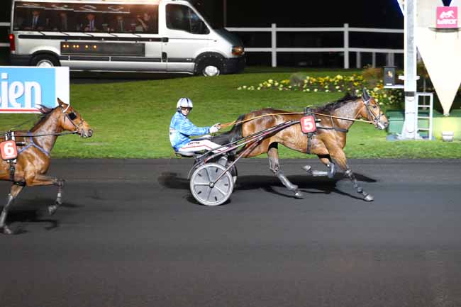 Photo d'arrivée de la course pmu PRIX ALUDRA à PARIS-VINCENNES le Vendredi 21 octobre 2016