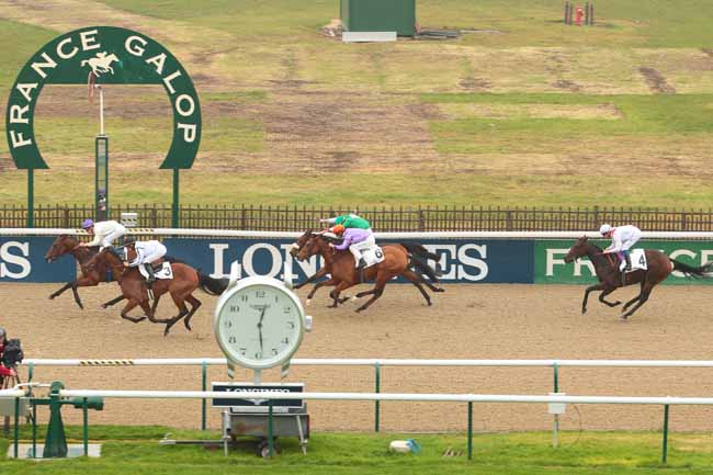 Photo d'arrivée de la course pmu PRIX QUATRIEME TETE à CHANTILLY le Lundi 24 octobre 2016