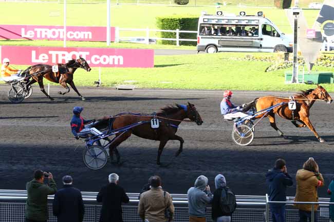Photo d'arrivée de la course pmu PRIX DES CEVENNES à PARIS-VINCENNES le Mercredi 2 novembre 2016