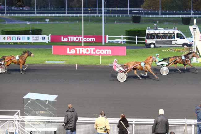 Photo d'arrivée de la course pmu PRIX DE FOUILLOY à PARIS-VINCENNES le Mercredi 2 novembre 2016