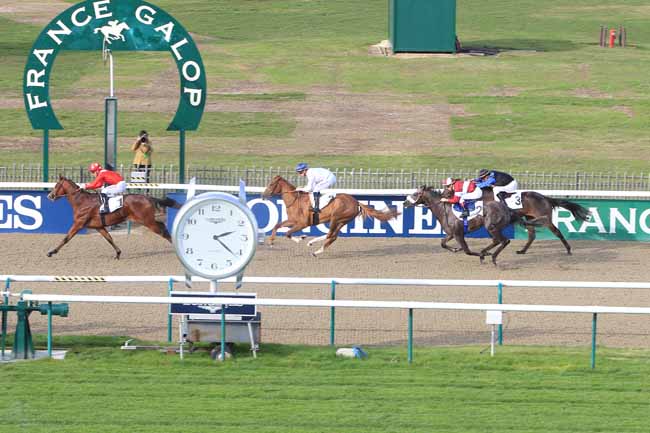 Photo d'arrivée de la course pmu PRIX DU VIVIER MADAME à CHANTILLY le Jeudi 3 novembre 2016