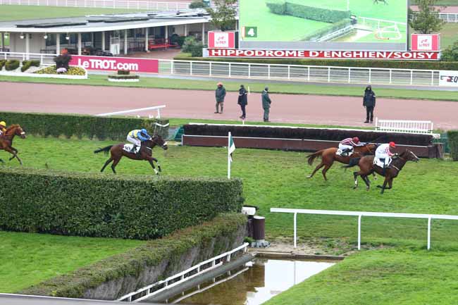 Photo d'arrivée de la course pmu PRIX VERDI à ENGHIEN le Lundi 7 novembre 2016