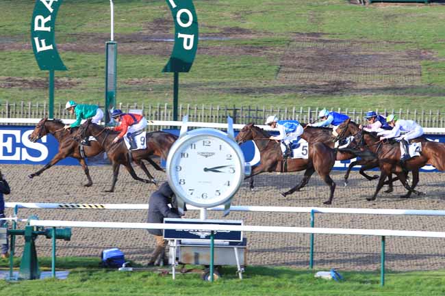 Photo d'arrivée de la course pmu PRIX MAGDELEINE à CHANTILLY le Mercredi 9 novembre 2016
