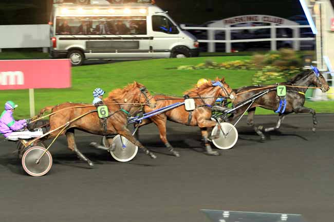 Photo d'arrivée de la course pmu PRIX DE RICHELIEU à PARIS-VINCENNES le Jeudi 10 novembre 2016