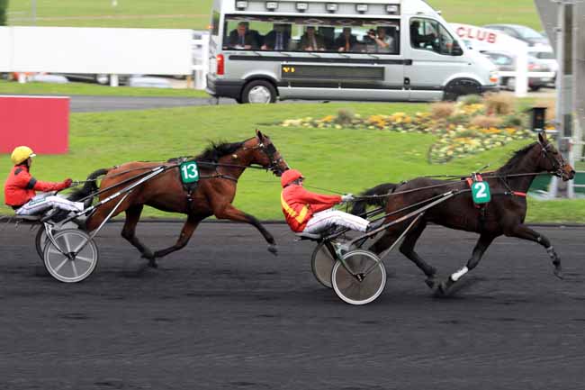 Photo d'arrivée de la course pmu PRIX DE CASTELSARRASIN à PARIS-VINCENNES le Lundi 14 novembre 2016